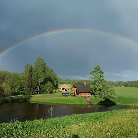 Brivdienu Maja Ar Pirti 