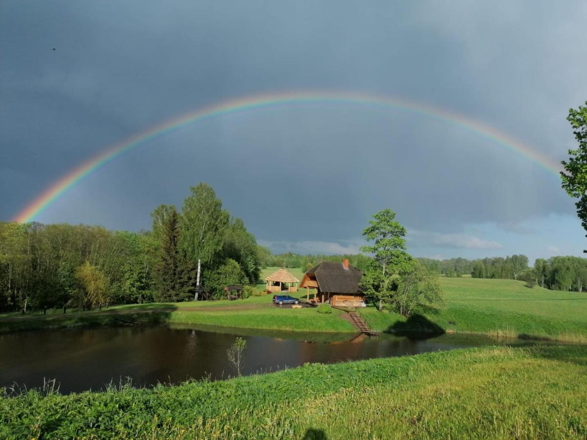 Brivdienu Maja Ar Pirti 